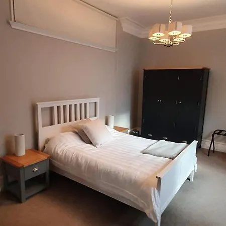 Cosy 2bed Near Roundhay Park * Leeds (West Yorkshire)